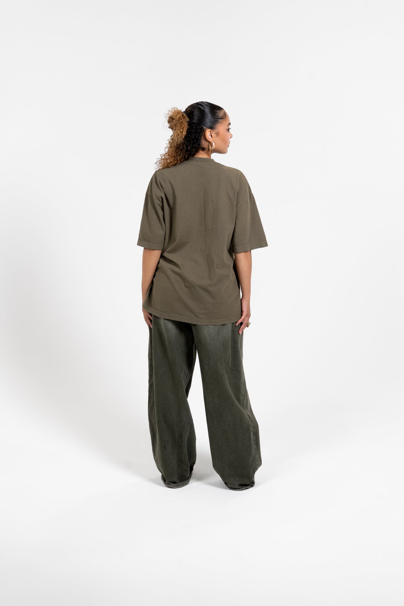 OLIVA TEE (UNISEX)