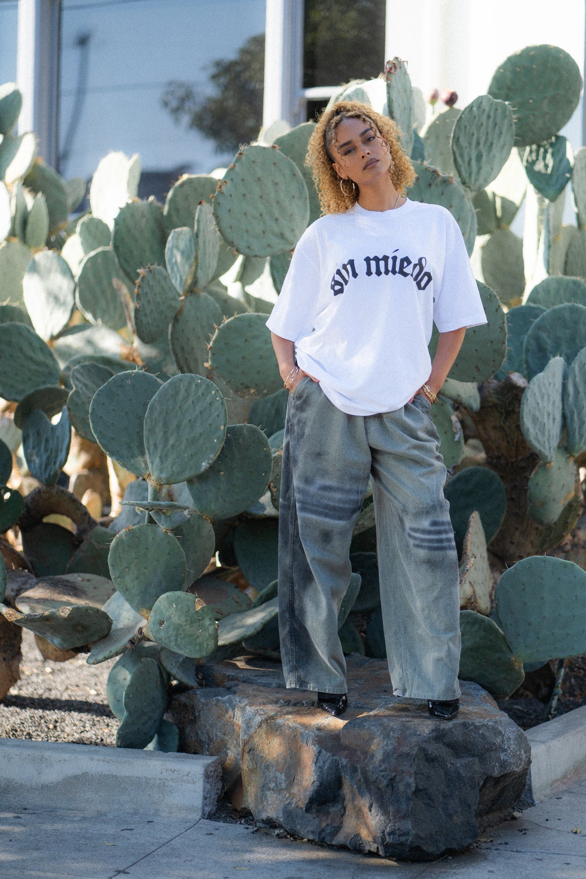 Sin Miedo front logo tee, color option