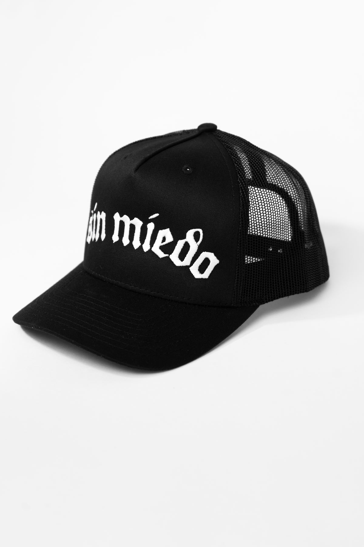 BLACK TRUCKER HAT
