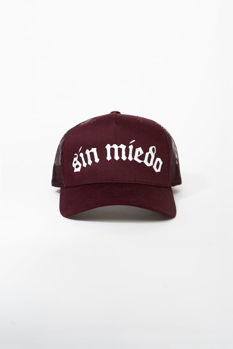 Borgoña burgundy Sin Miedo trucker hat