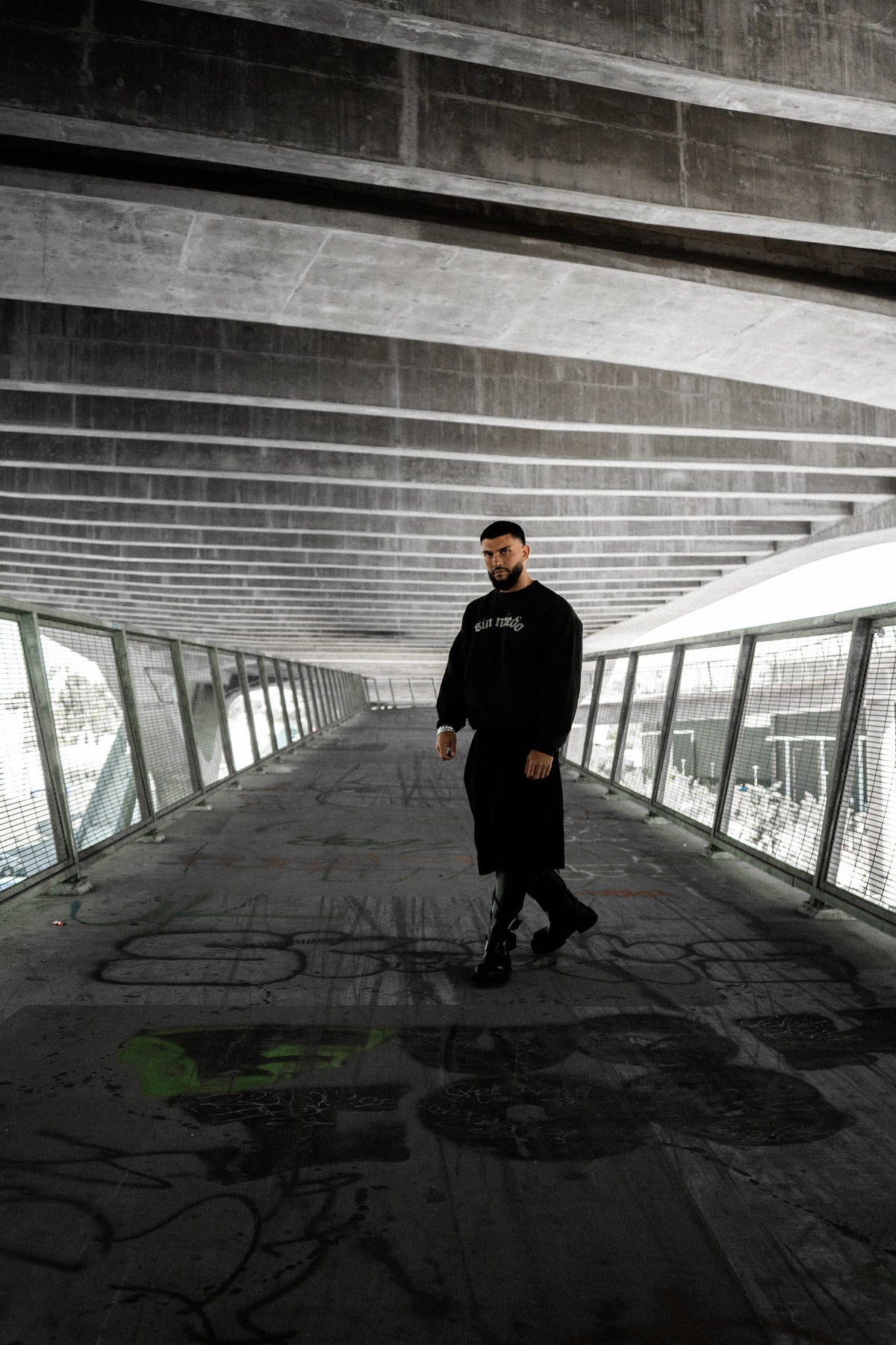 Off Black Cemento crewneck, alternate view