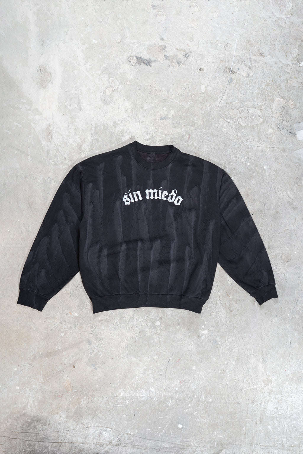 BLACK DRIP CEMENTO CREWNECK