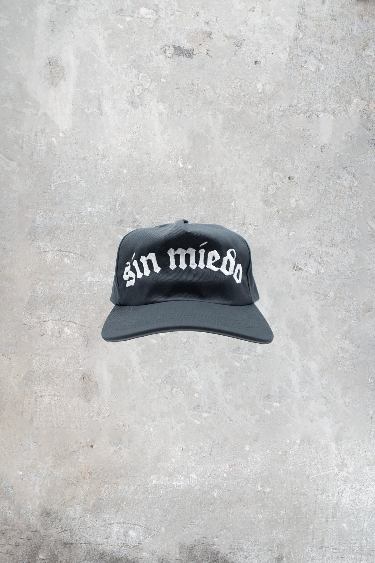 Grey Sin Miedo hat