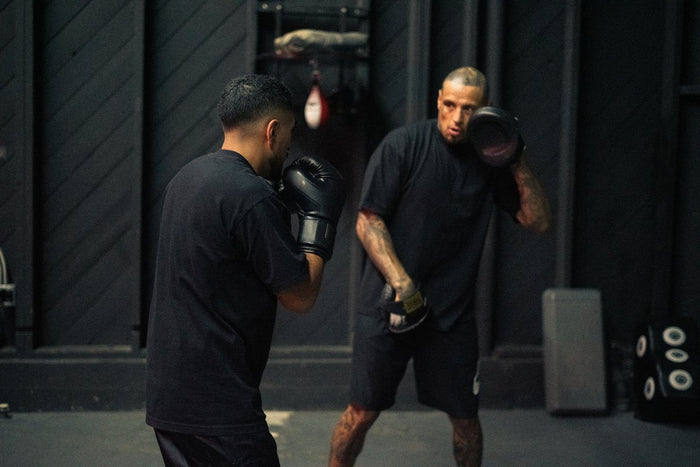 EN EL RING: 'SIN MIEDO' BACK LOGO TEE